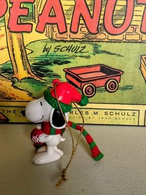 Vintage peanuts Snoopy Christmas ornament-holiday decor